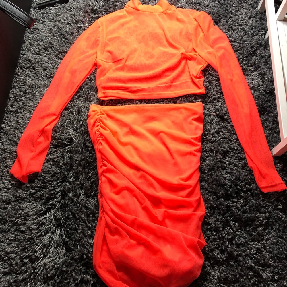 Matching set - Picture 2 of 2